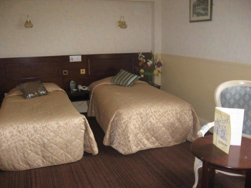 Club House Hotel קילקני מראה חיצוני תמונה